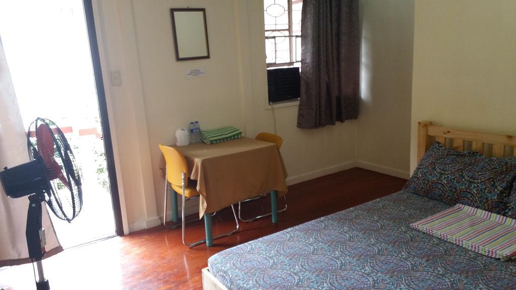 Christopher B&B And Apartments (Adults Only) Paranaque City Exterior foto